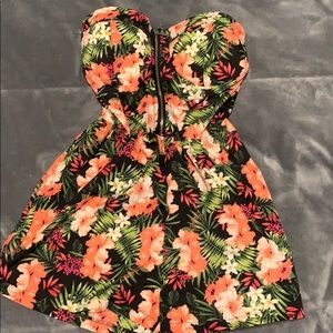 CUTE SUMMER HALTER WITH SHORTS ATTACHED